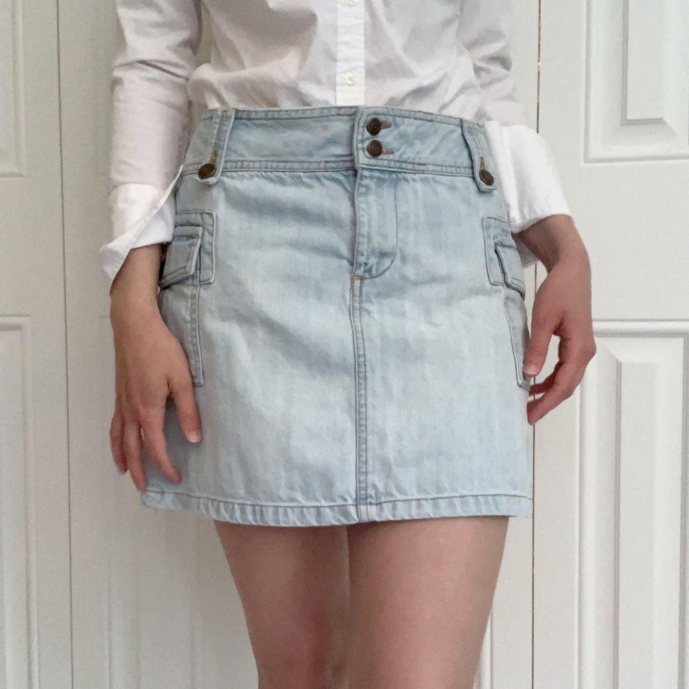 Vintage Y2K Light wash denim mini skirt